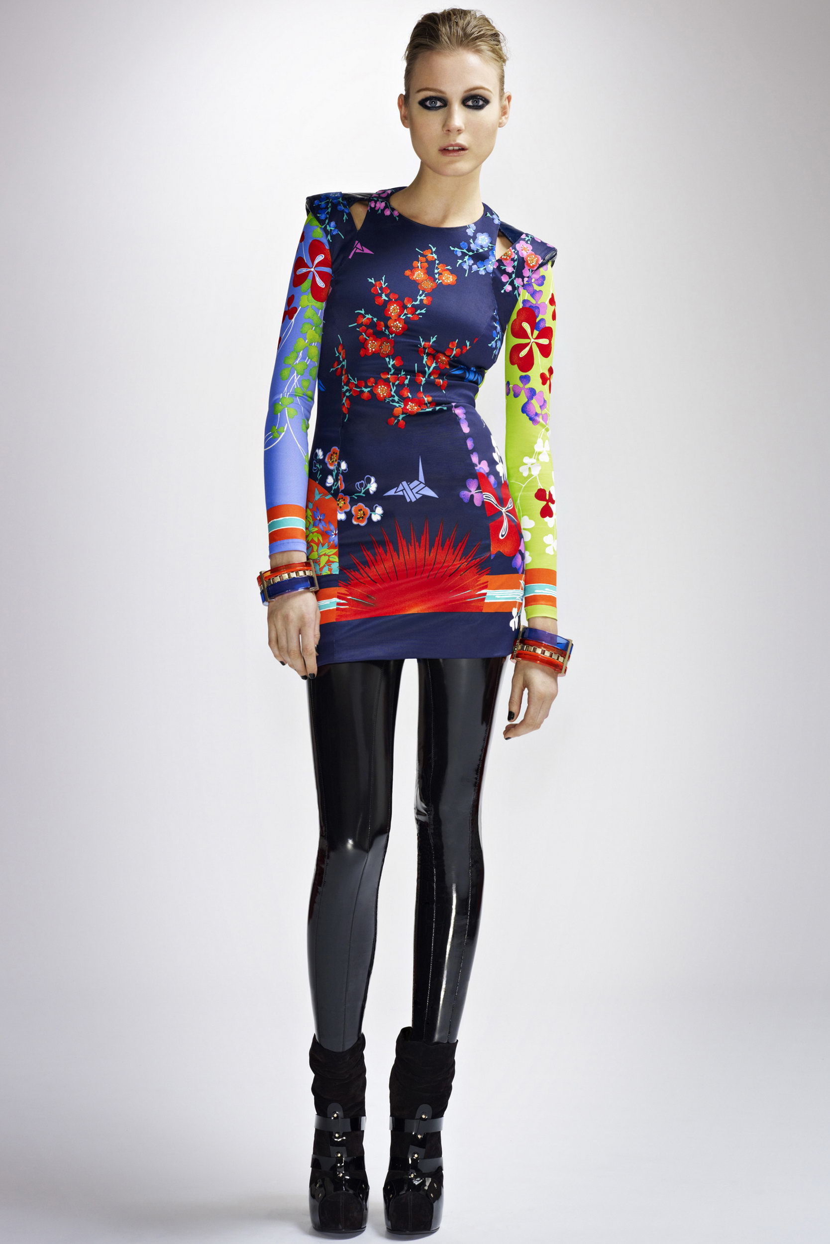 Дизайн рекламы / Интересное / Мода осень - зима 2010 - 2011: DKNY (коллекция молодежной женской одежды) Американский бренд DKNY п